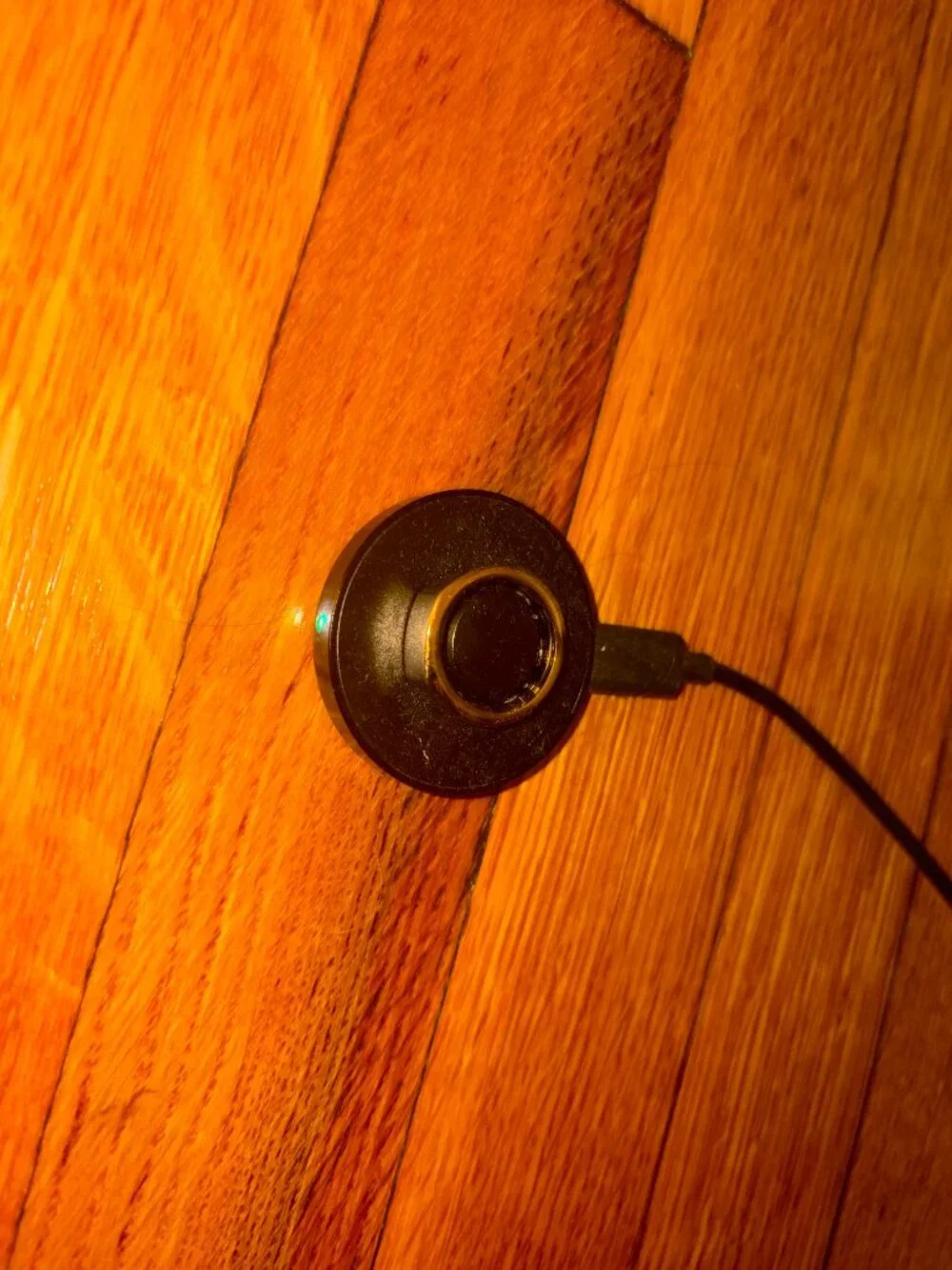 Oura Ring Gen 3 Gold Size 8 + Charger